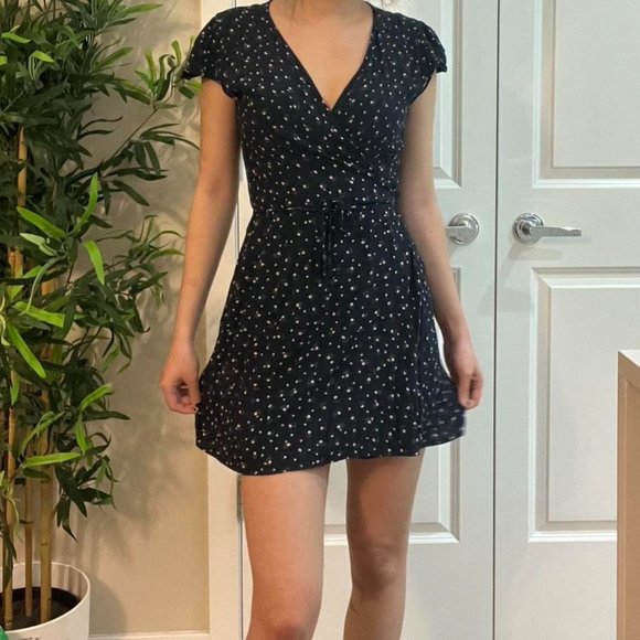 Brandy Mellville - Robbie Wrap Dress | Navy Ditsy Floral | X Small | Juniors 3 - Picture 2 of 16